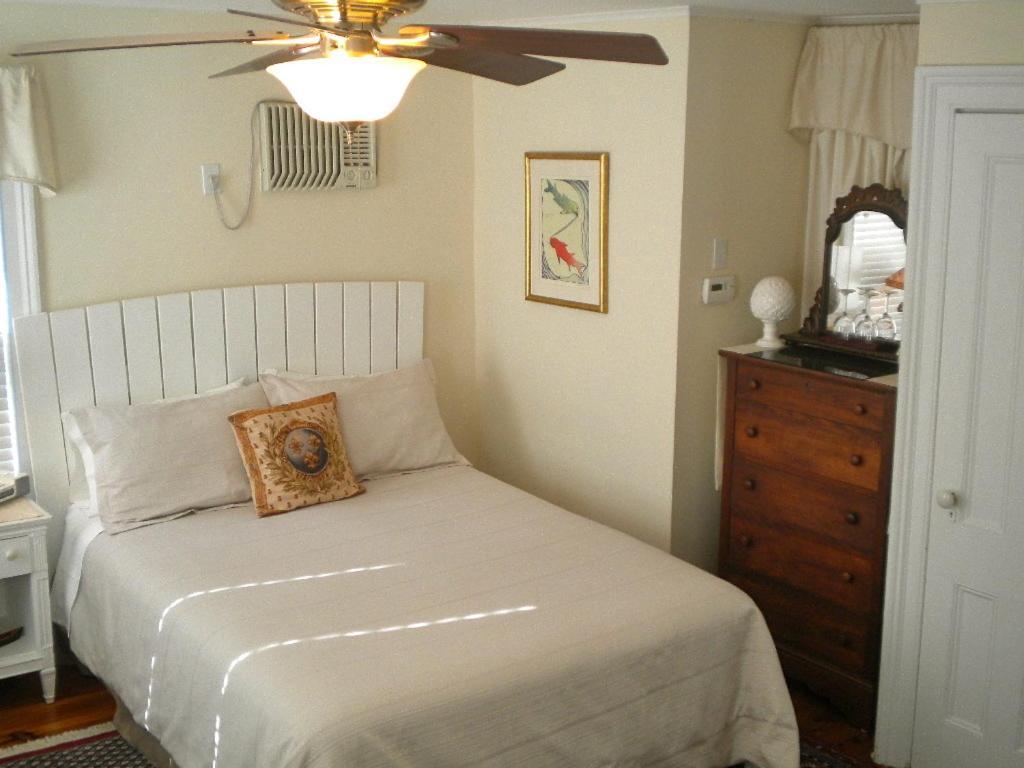 The Stirling House Waterfront Inn Greenport Bagian luar foto