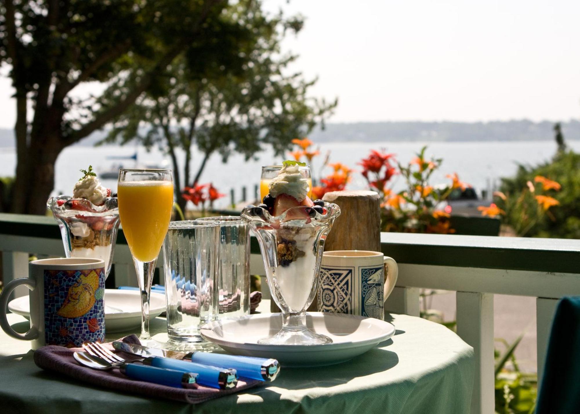 The Stirling House Waterfront Inn Greenport Bagian luar foto